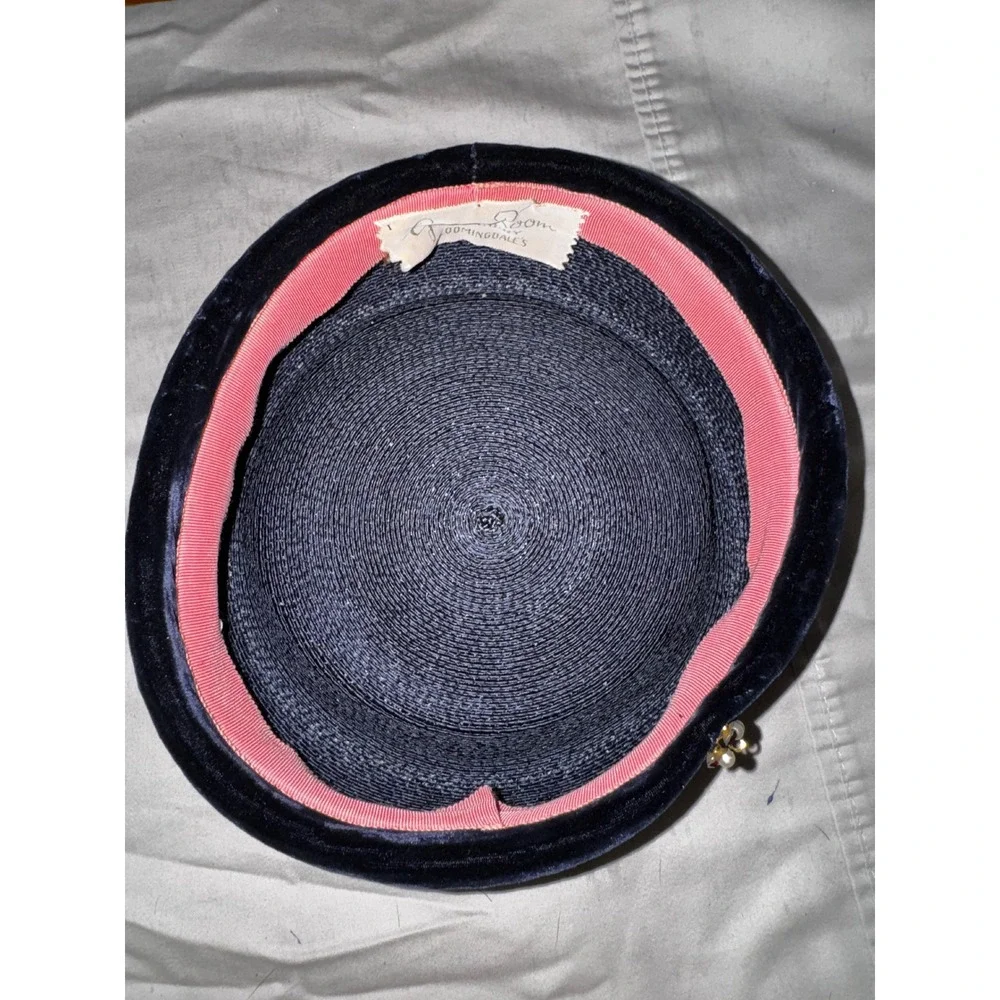 Vintage Green Room Millinery Bloomingdales Navy Velvet Straw Pillbox Hat Brooch